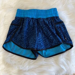 LULULEMON Tracker short. 3.5". Size 4